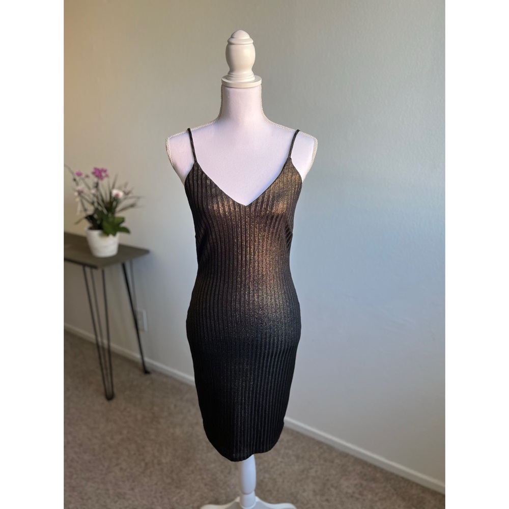 S  O  L  D  at consignment store